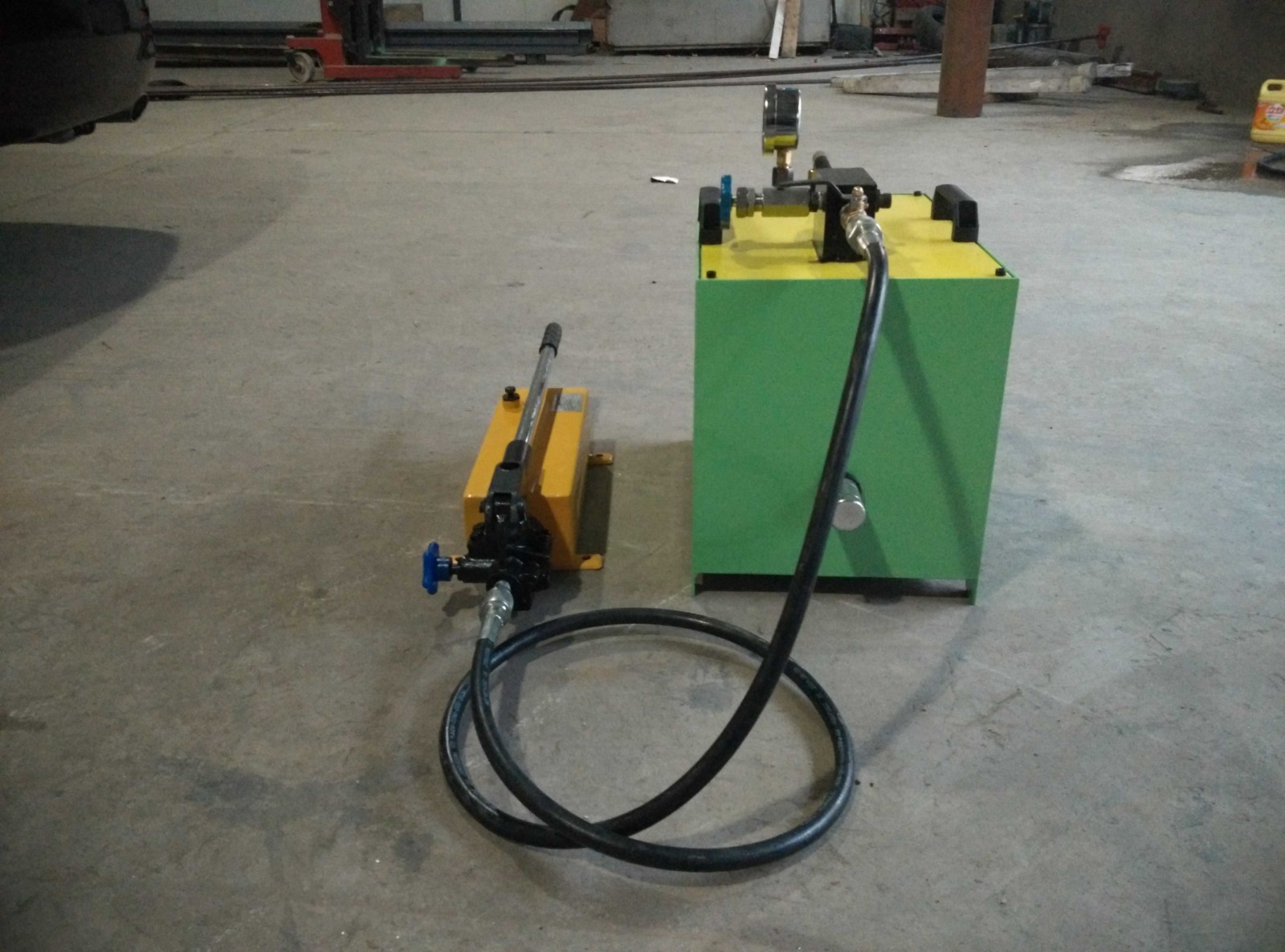 手動液壓蓄能泵站