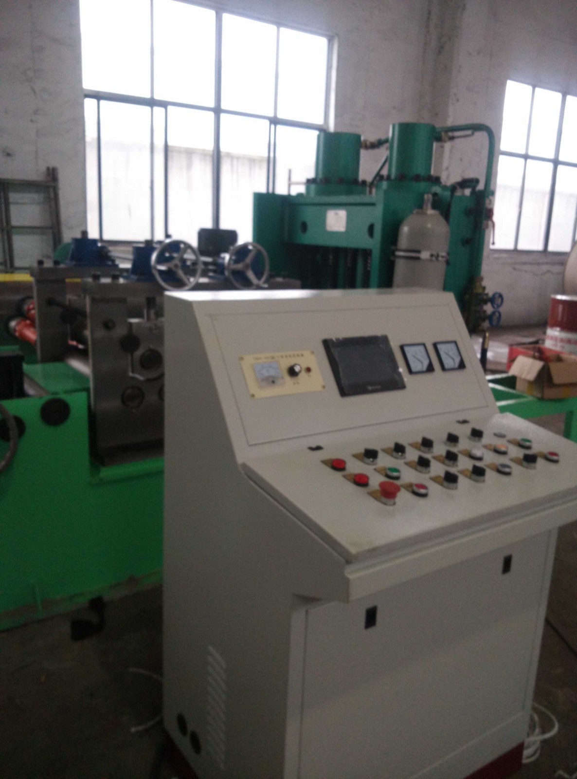 12mm熱板開平剪切機組