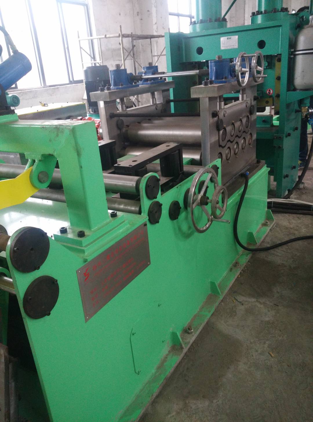 帶鋼矯平剪切機組