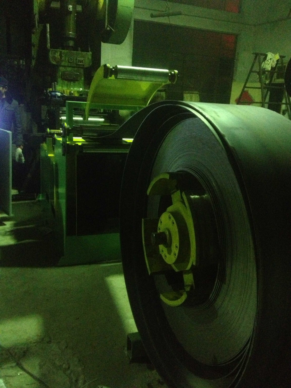 沖床自動送料機